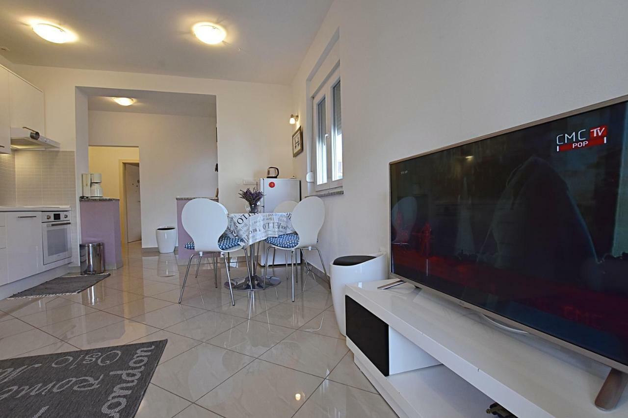 Marine Appartement Sukošan Buitenkant foto