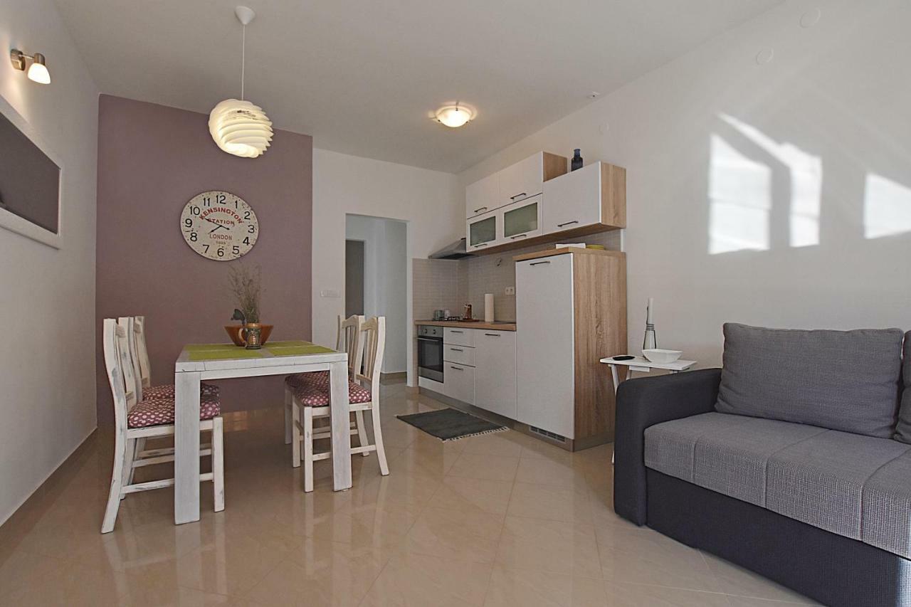 Marine Appartement Sukošan Buitenkant foto